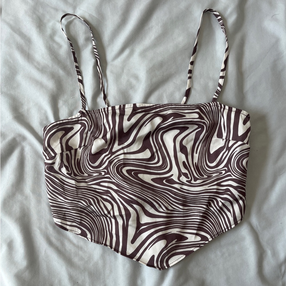 V cut crop top